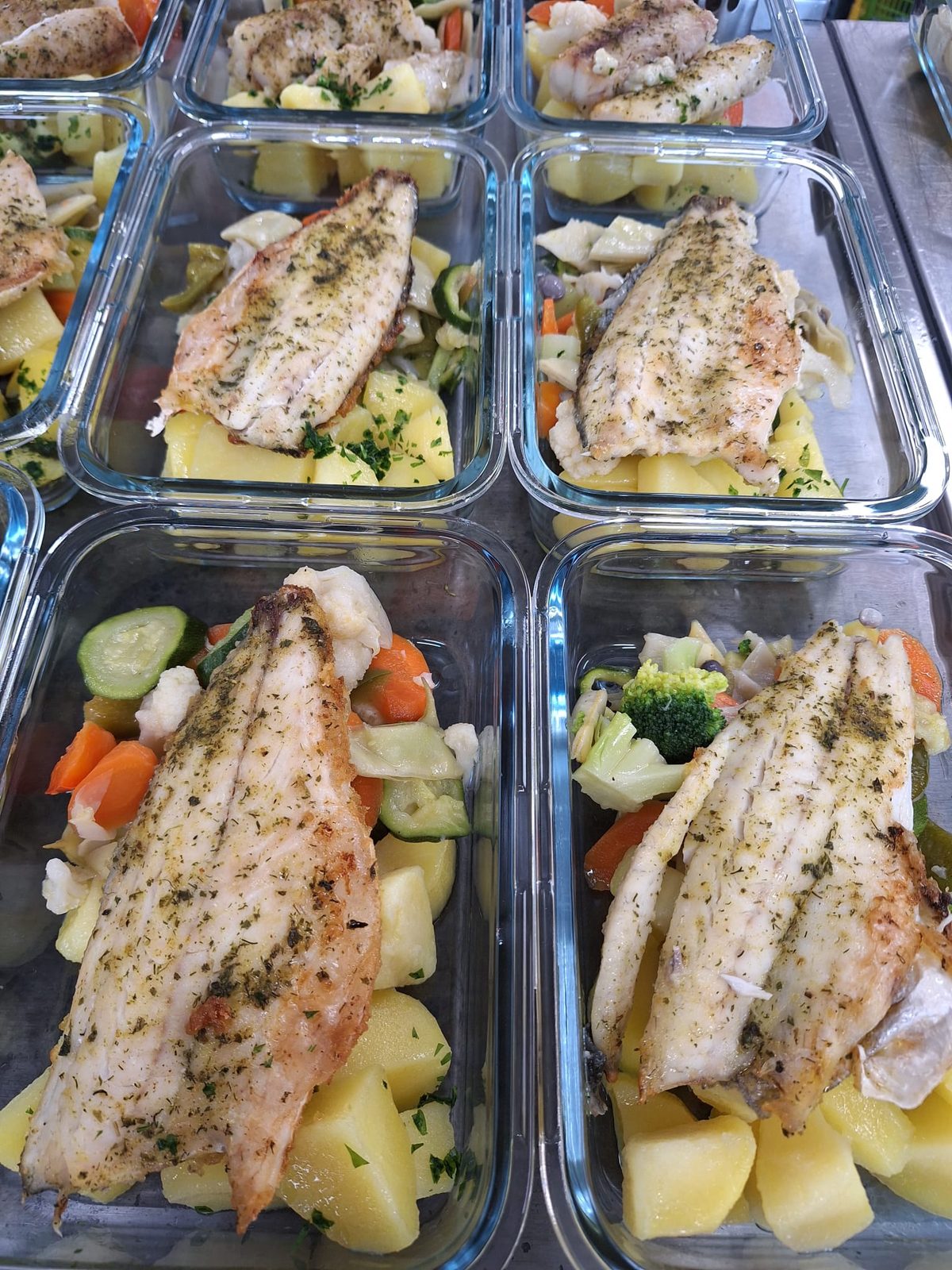 Fischfilet mit Kartoffeln und Mischgem&uuml;se